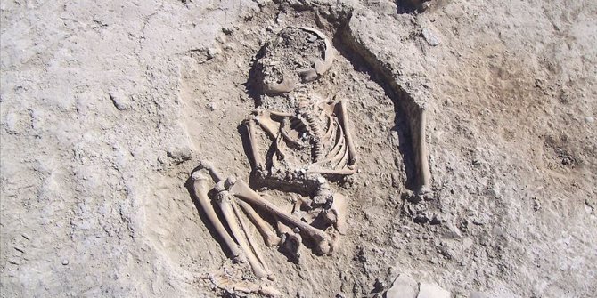 5700 yıllık çocuk iskeleti bulundu