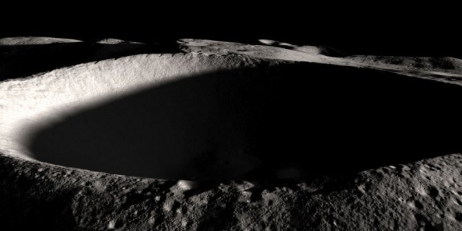 Bilim insanları Ay'daki buzun milyarlarca yıllık olabileceğini söyledi