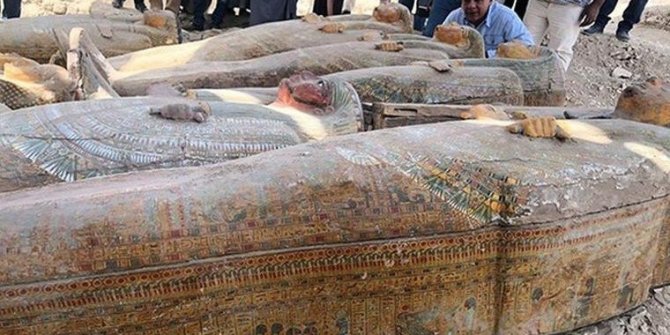 Mısırlı arkeologlar, 20'den fazla antik tabut buldu