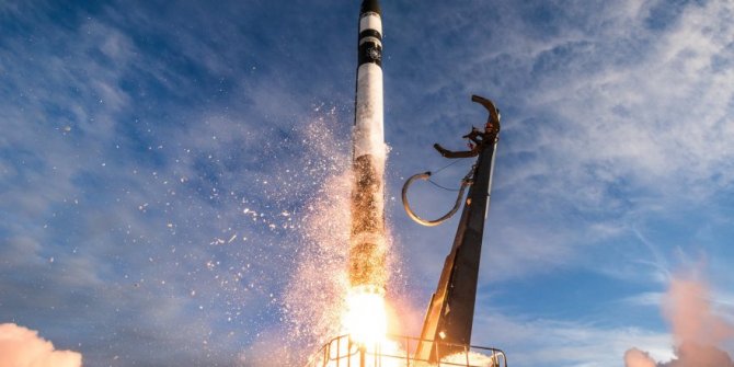 Rocket Lab, Orta Alçak Yörünge'ye uydu fırlattı