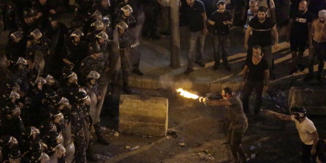 Lübnan'da protestolar şiddetleniyor