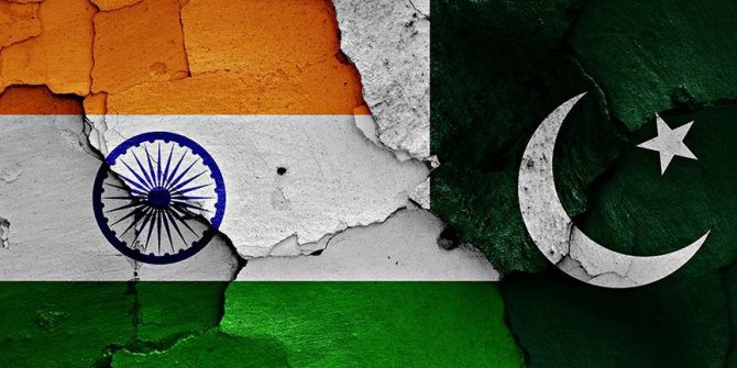 Pakistan'dan Hindistan'a savaş suçlaması
