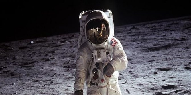 Ay’a ilk kez kadın astronot ayak basacak