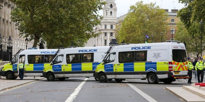 Londra'da şüpheli araç paniği!