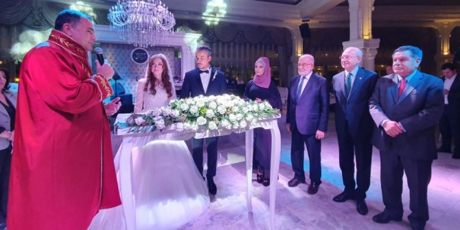 Kılıçdaroğlu ve Karamollaoğlu nikâh şahidi oldu