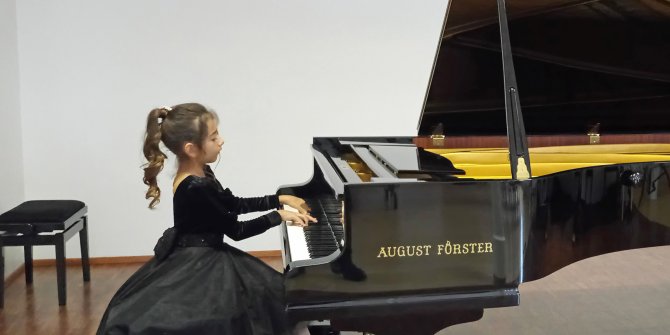 Piyanonun altın kızına Viyana'da birincilik ödülü