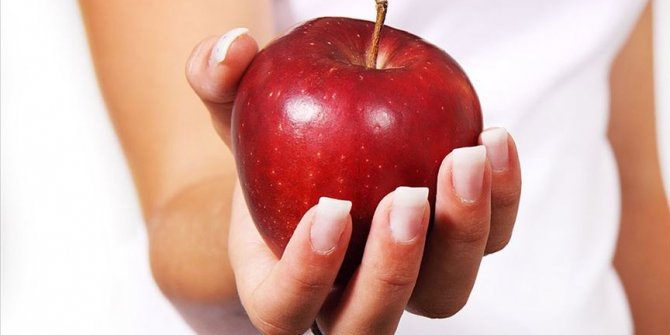 Doğru beslenme örneği: "bir kase yoğurt bir elma"