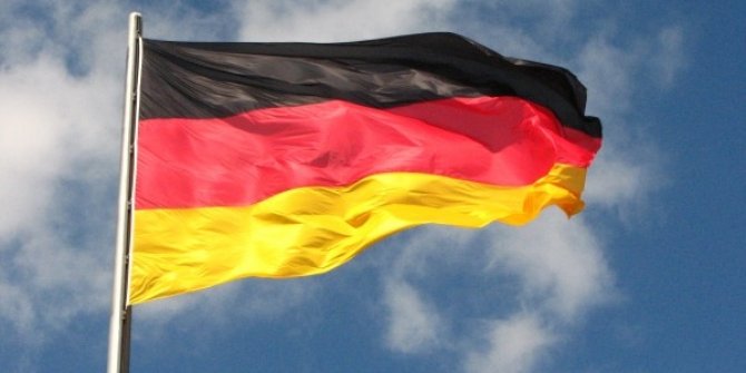 Alman hükümetinden iki diplomata sınır dışı kararı