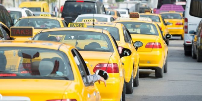 İstanbul'da minibüsçüler taksi plakası istiyor