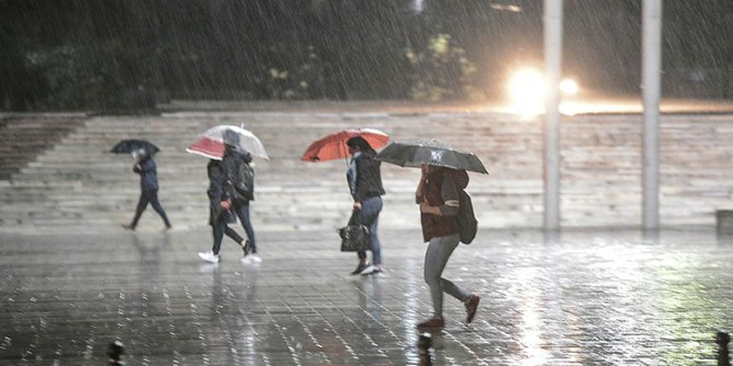 Meteoroloji'den 6 bölgeye sağanak yağış uyarısı