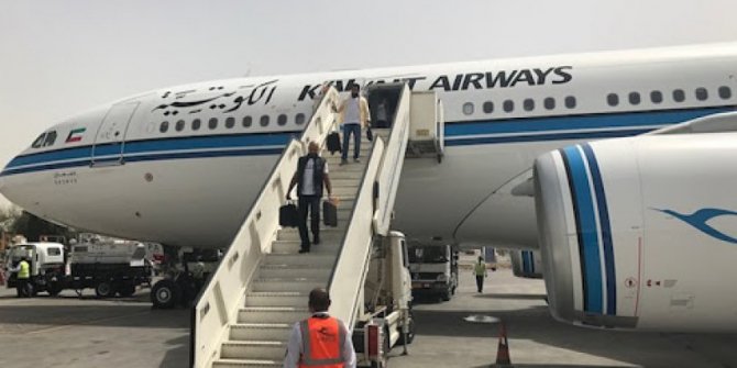 Kuveyt, İran'a gidiş-dönüş uçak seferlerini durdurdu