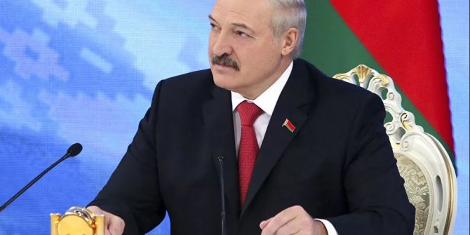 Belarus lideri: Korona virüs dünyayı delirtti