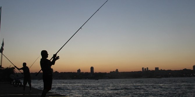 Üsküdar Belediyesi balık tutmayı yasakladı