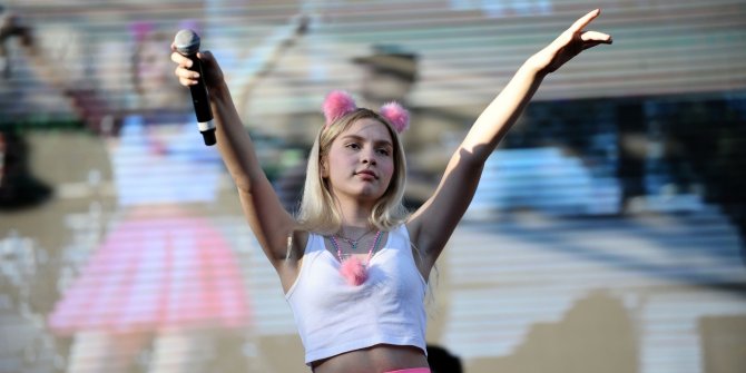 Şarkıcı Aleyna Tilki, 20 yaş altı yasağına takıldı