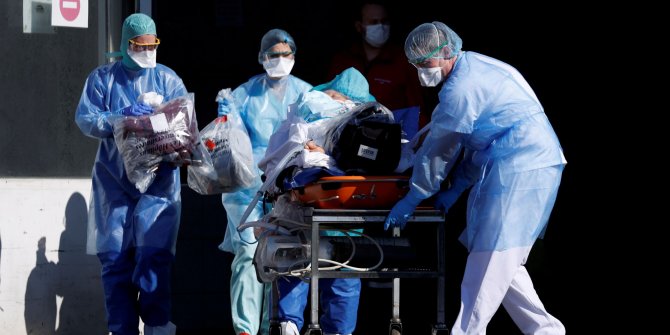 Hollanda'da korona virüs kaynaklı ölü sayısı  4 bin 54 oldu