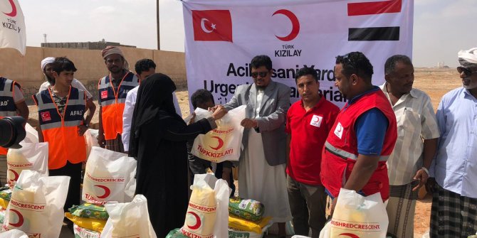 Kızılay'dan Yemen'e 5000 kolilik yardım