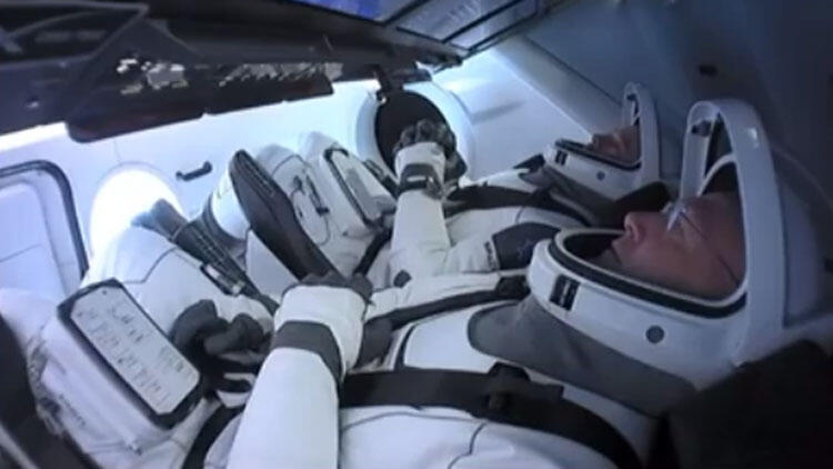 SpaceX ilk insanlı uçuşunu gerçekleştirecek! Sadece dakikalar kaldı