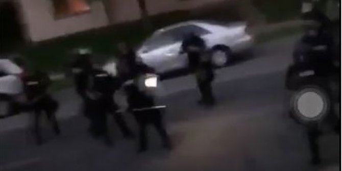 İşte Amerikan askerinin zalimliği: Balkondan görüntü çeken kadına kurşun yağdırdılar