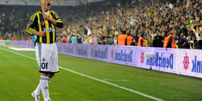 Fenerbahçe'nin efsane ismi Alex de tartışmalara katıldı