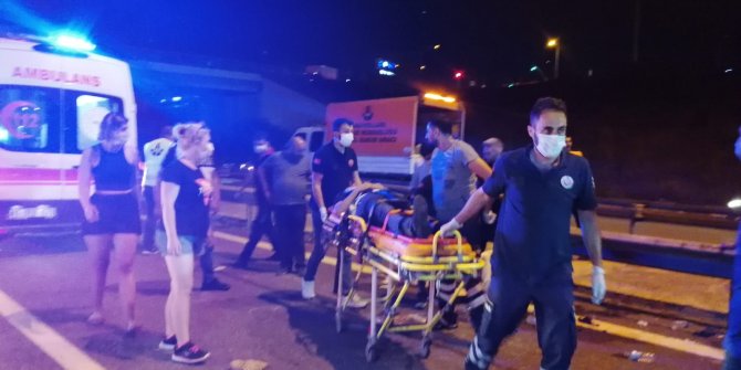 Flaş... Flaş... Kocaeli TEM'de yolcu otobüsü devrildi: 1 ölü, 17 yaralı