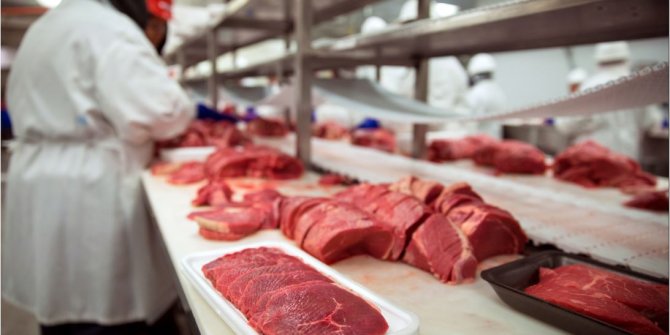 Amerika'daki et üretim tesislerinde 17 bin çalışan korona virüse yakalandı