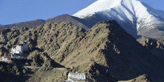 Çin, Himalayalar'da geri adım atıyor