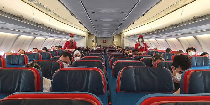 18 yaş ve altı dikkat: Uçakla seyahate yeni düzenleme