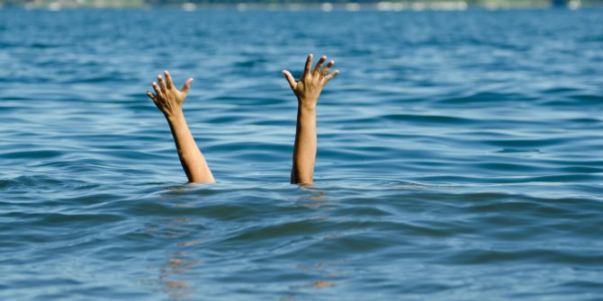 Kıyıköy'de denize giren 2 arkadaş boğuldu