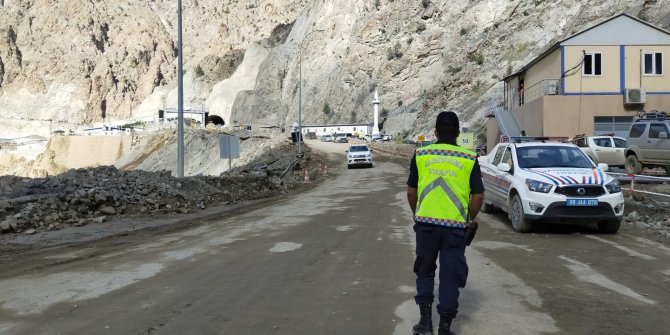 Erzurum-Artvin yolu ulaşıma kapandı