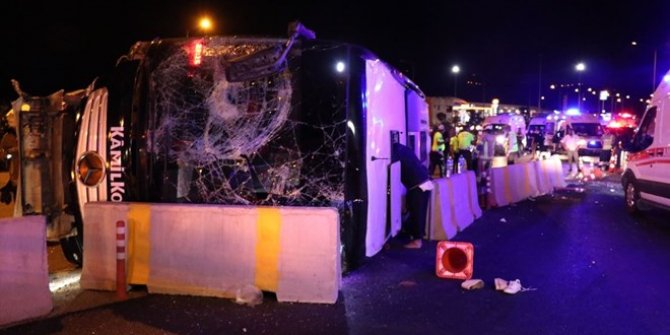 Bursa'da yolcu otobüsü devrildi: 1 ölü