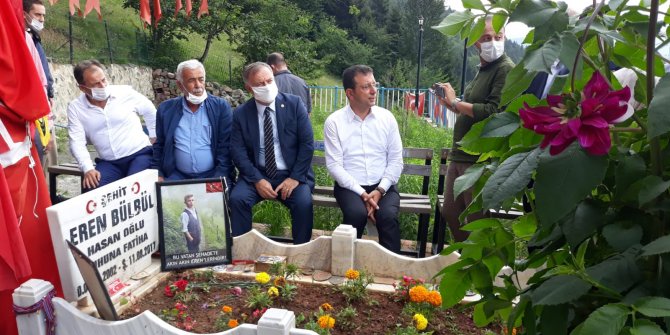 Ekrem İmamoğlu'ndan Eren Bülbül'ün mezarına ziyaret