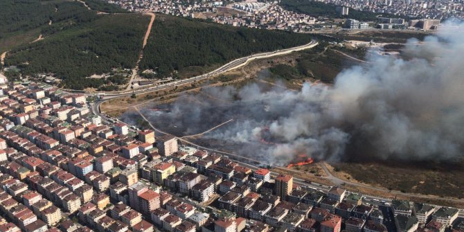 Maltepe'de askeri alandaki yangın kontrol altına alındı