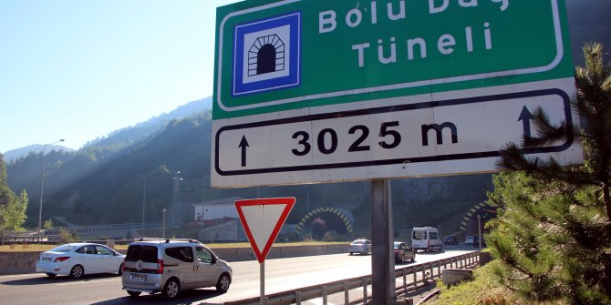 Bolu Dağı Tüneli'nden bayramda 621 bin araç geçti