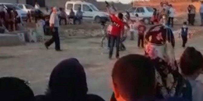 Huzurlarınızda geleceğin magandaları! Bu kez silahları çocuklar ateşledi