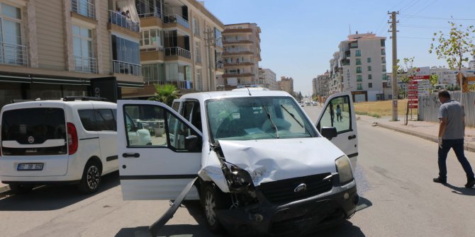 Polis aracı kaza yaptı: 2 polis yaralı