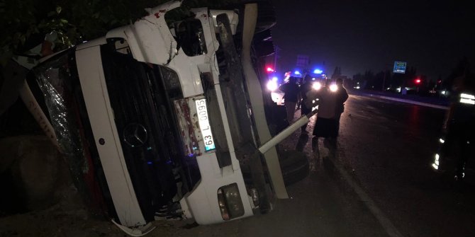 Adana'da TIR otomobille çarpıştı!1 ölü