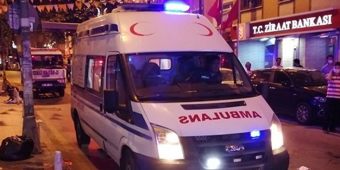 Magandalar bu seferde ambulans görevlilerine saldırdı!