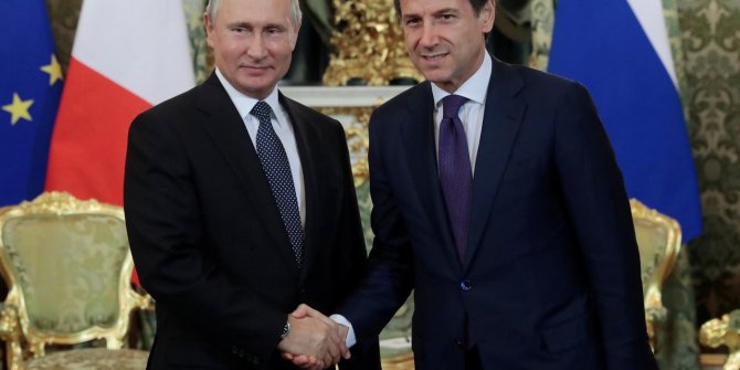 Putin ve Conte'den kritik görüşme