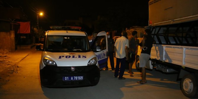 Adana'da evden bilgisayar çaldı! Sahibi hırsızı sokakta yakaladı