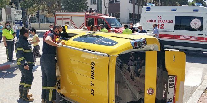Burdur’da feci kaza: 8 yaralı