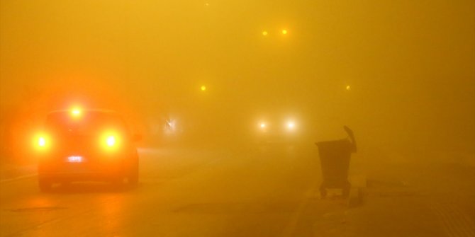 Adana'da sis hayatı olumsuz etkiledi