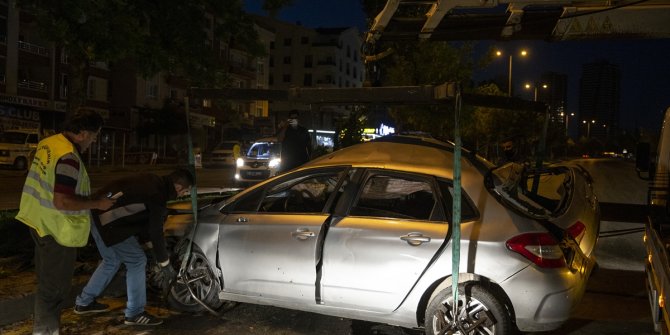 Ankara'da trafik kazası! Yaralanan arkadaşlarını olay yerinde bırakıp kaçtılar