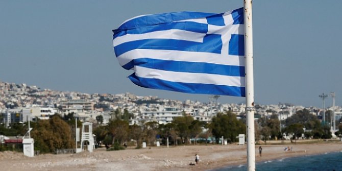 Yunanistan resmen çakıldı
