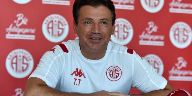 Antalyaspor teknik direktörü Tamer Tuna'dan Nazım Sangare açıklaması