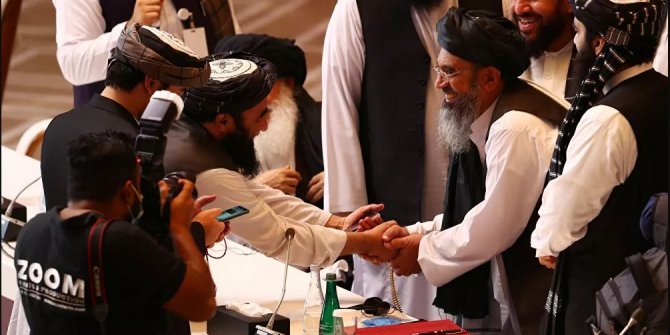 Afganistan'da bir ilk: Hükümetle Taliban arasında barış müzakereleri başladı