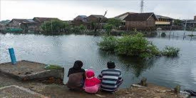 Endonezya'da binlerce ev sular altında kaldı