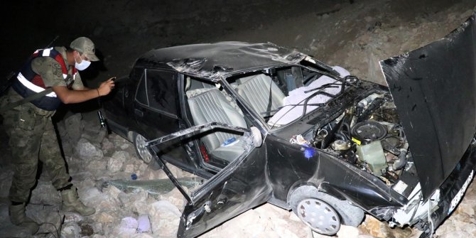 Elazığ'da otomobil 6 metreden şarampole devrildi! 2'si çocuk 5 kişi yaralandı