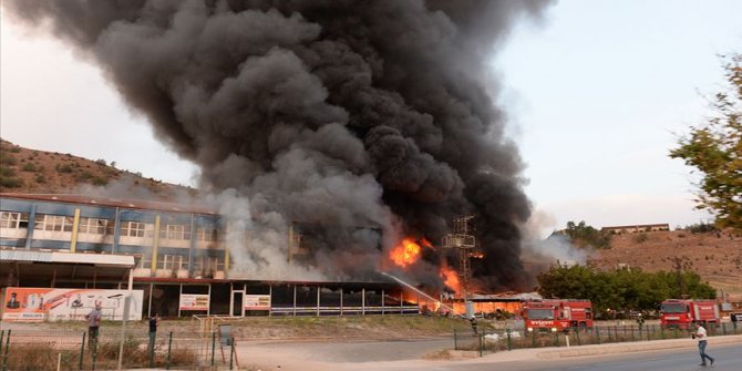 Tokat'ta bir AVM'de korkutan yangın