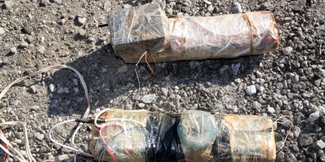 PKK'lı teröristlerin tuzakladığı 300 kilogram patlayıcı imha edildi