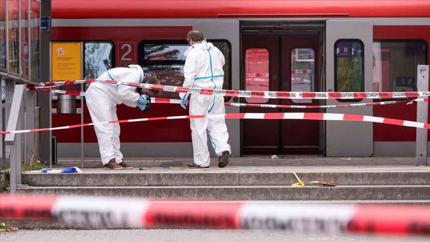 Almanya'da tren vagonunda bomba, terör alarmına geçildi